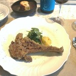 La Brianza - ボリュームたっぷり鹿骨付き肉コトレッタ、ワインもすすんじゃうわ～(≧∇≦)b