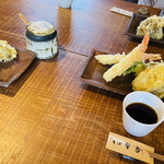 そば草香 - なんとか
      3人前の写真を1枚だけ撮れたよw