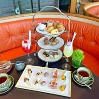 ザ タヴァン グリル＆ラウンジ - 