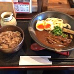 美の庵 - 牛すじカレーうどんとミニ牛丼