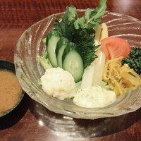 赤坂 津つ井 総本店 - ミニコンビネーションサラダ 840円