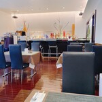 三栗 - コロナの影響で少しだけ雑然とした室内