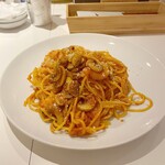 バルタン - 海老とマッシュルームのトマトパスタ
