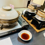 奥伊根温泉 油屋本館 - 左:ぶりしゃぶ
                                右:釜飯