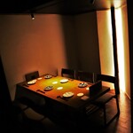 Nihonshu Baru Yusuradou - ４名様～６名様の完全個室。強換気扇設置。ドア開放でも可。