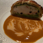 モノリス - 美しい断面。オマールブルーがゴロゴロ（笑）