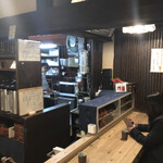 黒門 さかえ - 厨房からチラッと見える大将