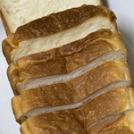 Ｂｏｕｌａｎｇｅｒｉｅ Craquement - もちもち食パン1斤　¥220円　（税込）