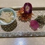 銀座 結絆 - 白菜スープ煮　深谷葱掻揚げ　金時人参金平　花弁紅芯大根