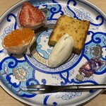 銀座 結絆 - 結絆の招福餅2021　銀座蜂蜜トリュフカステラ