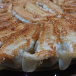 正嗣 - 料理写真:さっくりの食感と生姜の風味がガツンとくる正嗣さんの餃子！