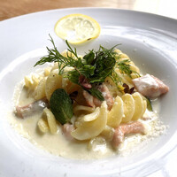 AWkitchen TOKYO 新丸ビル店 - 高知県田中果樹園「有機レモン」と桜マスのクリームソース