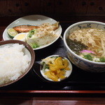 うどん定食　８００円