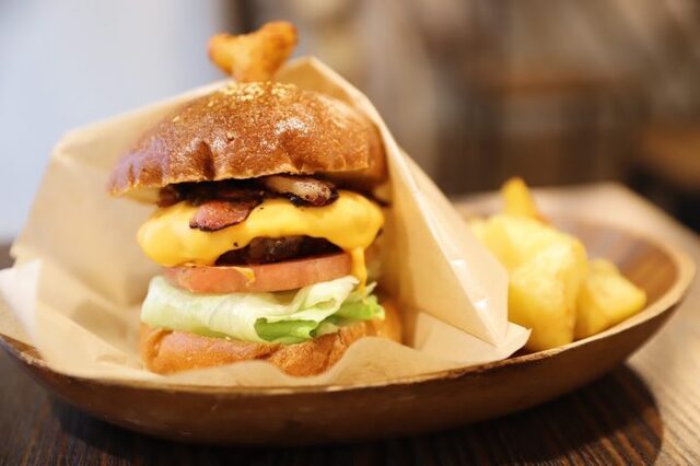 GRILL DEMI  Y's BURGER