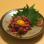 焼肉 輝 北新地 - 炙りユッケ