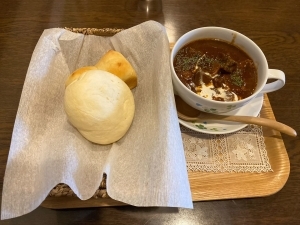 Books & Cafe Wonderland