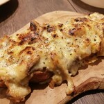 グラツィオーゾ - たっぷりチーズのキノコパングラタン