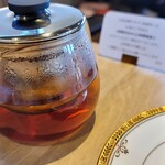 ラフ カフェ&ベイク - HOT TEA りんごとピスタチオ(500円)