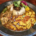 大衆中遊華食堂 八戒 - 定番2種あいがけ(生ラムクミン炒めカリィ、四川麻婆豆腐カリィ、魯肉トッピング、ちょっと辛め、大盛り♡) 