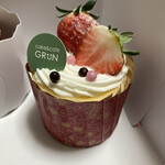 GRUN - 苺のシフォン367円