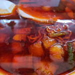 伝兵衛 - 伝兵衛たまり醤油ラーメン
アップ！たっぷりラー油とジャリジャリ唐辛子が入ってます
油断すると咳き込みますよ( ^ω^ )