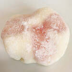 菓子工房　とらや - いちご大福、アップ！