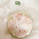 菓子工房　とらや - いちご大福(抹茶クリーム)