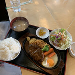 Kinugasa - ハンバーグ定食