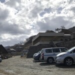 中華そば処 琴平荘 - このエリアのPは海風で車が汚れるため注意