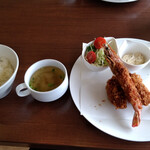 ファーム スズキ ベイサイドキッチン タケハラポート - 海老フライと牡蠣のセット