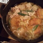山形長屋酒場 - 庄内地方の芋煮鍋  小鍋  1090円＋税
      豚肉で味噌仕立て