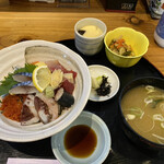 和食堂 みやじま - 海鮮丼ランチ　(900円)