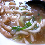 麺屋ジョニー - 中太麺にスープが絡む