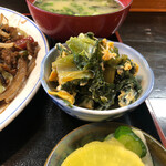 吉ひろ - 漬物や小鉢も野菜ですよ！モリモリです