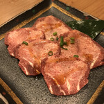 焼肉山河 - 特選厚切り塩タン