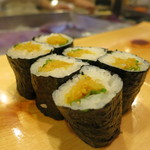 寿司 う月 - たくわん巻（大葉、胡麻）