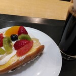 洋菓子 きのとや 大通公園店 - オムパフェとアイスコーヒー(氷抜き)