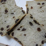 パン&デリ デマージ - レーズン食パン
