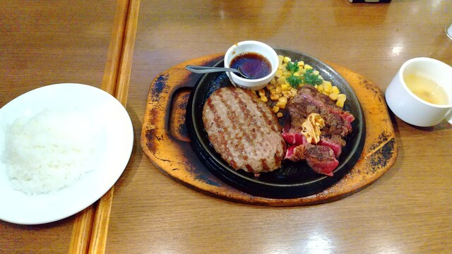 炭焼ステーキ くに 名取店（スミヤキステーキクニ） - 杜せきのした（ステーキ）の写真