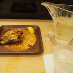 Kikusuizushi - シマアジのカマ焼き ＆ 冷酒（来楽 純米吟醸）
