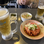 葵 - 2021年3月。生ビール320円と紅生姜のかき揚げ100円。