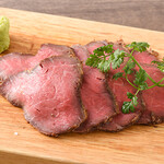 コクブンジ肉バル Tetsuo - 国産黒毛和牛のローストビーフ