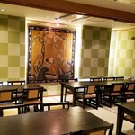 和食・鮨 ダイニング 天龍本店 - 足がらくらく、テーブル座敷です。