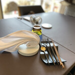 プレゼンテ スギ - テーブル