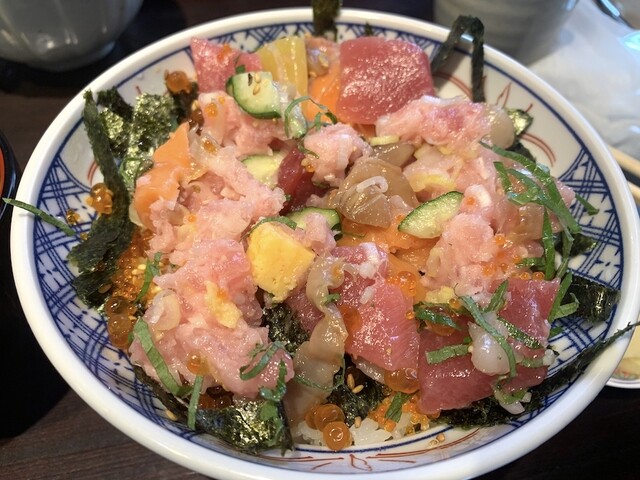 赤坂 魚ぴー 赤坂見附 海鮮丼 食べログ