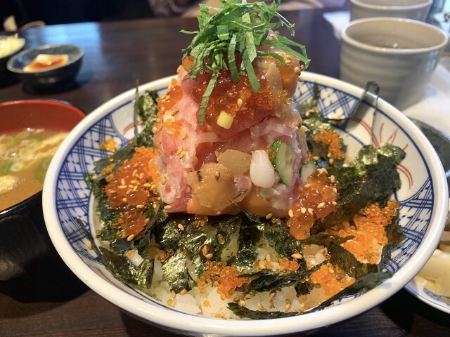 赤坂 魚ぴー 赤坂見附 海鮮丼 食べログ