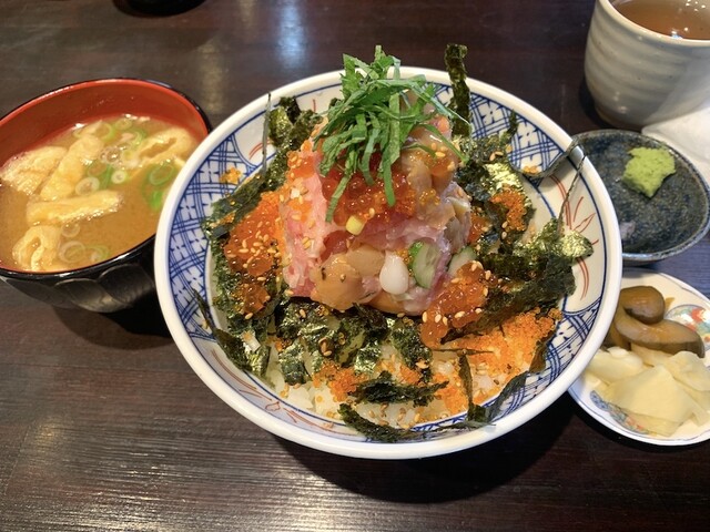 赤坂 魚ぴー 赤坂見附 海鮮丼 食べログ
