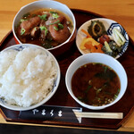 Yama kuma - 豚足定食（アシティビチ）