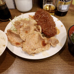 キッチン大正軒 - デミメンチと豚しょうが焼定食