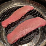 本町肉倶楽部 tongue be - 